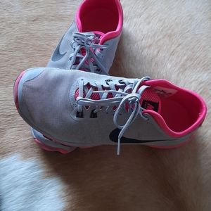 Women's Nike 8.5 training shoes